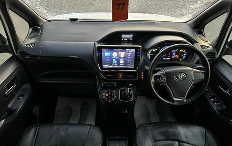 Toyota Voxy III, 2014 год, 1 749 000 рублей, 16 фотография