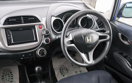 Honda Fit III, 2010 год, 799 000 рублей, 10 фотография