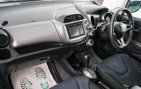 Honda Fit III, 2010 год, 799 000 рублей, 13 фотография