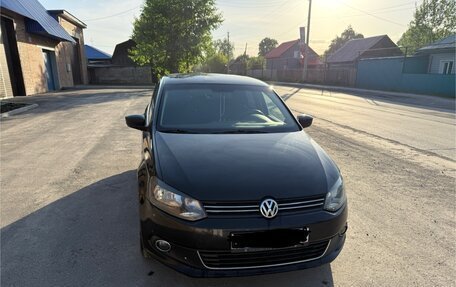 Volkswagen Polo VI (EU Market), 2011 год, 730 000 рублей, 2 фотография