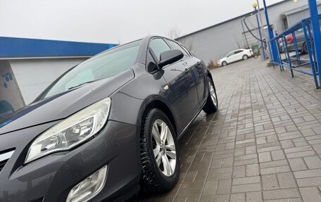 Opel Astra J, 2012 год, 630 000 рублей, 2 фотография