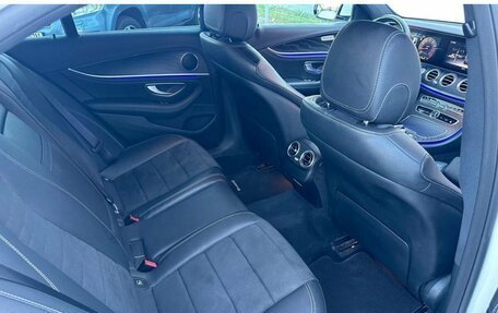 Mercedes-Benz E-Класс, 2019 год, 3 690 000 рублей, 12 фотография