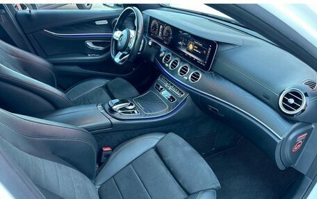 Mercedes-Benz E-Класс, 2019 год, 3 690 000 рублей, 10 фотография