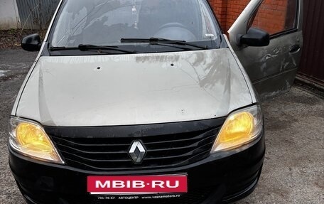 Renault Logan I, 2010 год, 300 000 рублей, 1 фотография