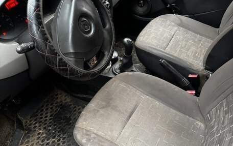 Renault Logan I, 2010 год, 300 000 рублей, 2 фотография