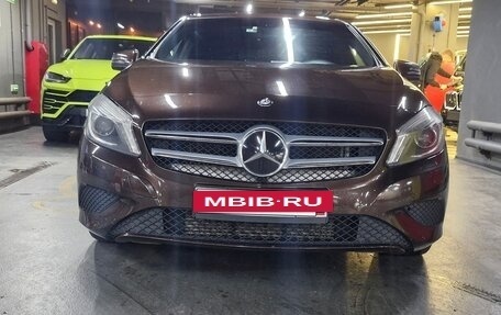 Mercedes-Benz A-Класс, 2015 год, 1 350 000 рублей, 2 фотография