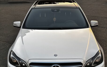 Mercedes-Benz E-Класс, 2013 год, 2 600 000 рублей, 4 фотография