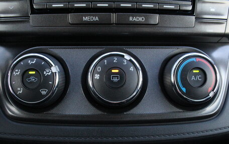 Toyota RAV4, 2013 год, 1 900 000 рублей, 21 фотография