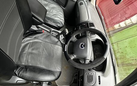 Mazda Familia, 2000 год, 300 000 рублей, 6 фотография