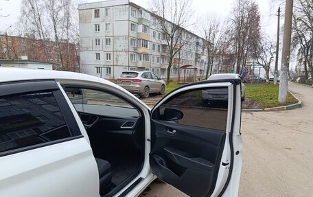 Hyundai Solaris II рестайлинг, 2017 год, 900 000 рублей, 5 фотография