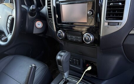 Mitsubishi Pajero IV, 2018 год, 4 300 000 рублей, 8 фотография