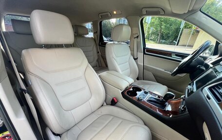 Volkswagen Touareg III, 2011 год, 1 790 000 рублей, 21 фотография