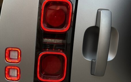 Land Rover Defender II, 2021 год, 6 940 000 рублей, 8 фотография