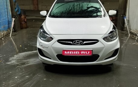 Hyundai Solaris II рестайлинг, 2011 год, 780 000 рублей, 13 фотография