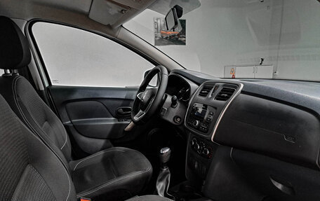 Renault Logan II, 2021 год, 860 000 рублей, 13 фотография