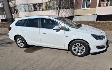 Opel Astra J, 2015 год, 935 000 рублей, 4 фотография