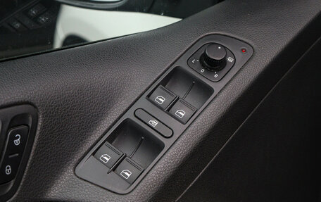 Volkswagen Tiguan I, 2011 год, 1 299 000 рублей, 15 фотография