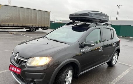 Renault Sandero II рестайлинг, 2018 год, 900 000 рублей, 2 фотография