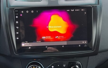 Renault Sandero II рестайлинг, 2018 год, 900 000 рублей, 12 фотография