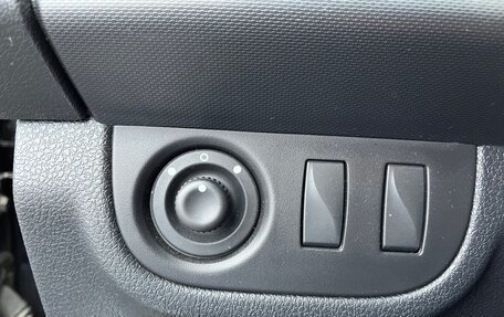 Renault Sandero II рестайлинг, 2018 год, 900 000 рублей, 19 фотография