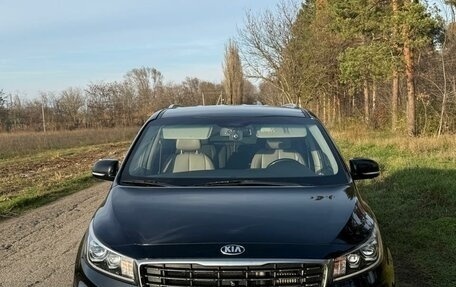 KIA Carnival III, 2020 год, 3 500 000 рублей, 1 фотография