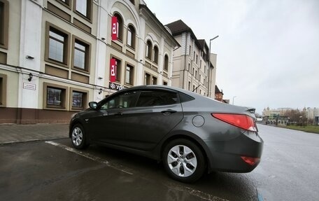 Hyundai Solaris II рестайлинг, 2015 год, 850 000 рублей, 2 фотография