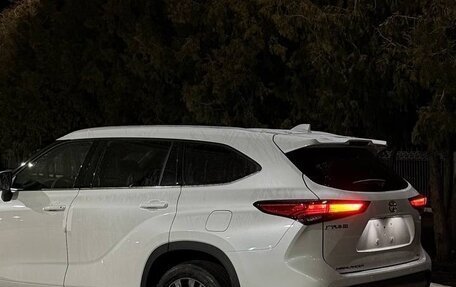 Toyota Highlander, 2025 год, 5 750 000 рублей, 4 фотография