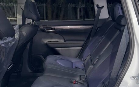 Toyota Highlander, 2025 год, 5 750 000 рублей, 10 фотография