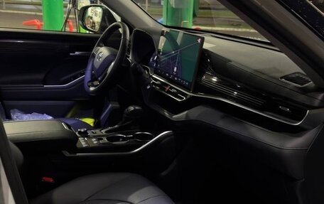 Toyota Highlander, 2025 год, 5 750 000 рублей, 21 фотография