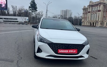 Hyundai Solaris II рестайлинг, 2021 год, 1 600 000 рублей, 1 фотография