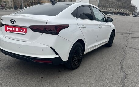 Hyundai Solaris II рестайлинг, 2021 год, 1 600 000 рублей, 3 фотография