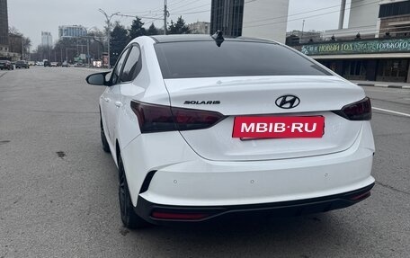 Hyundai Solaris II рестайлинг, 2021 год, 1 600 000 рублей, 4 фотография