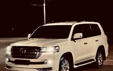 Toyota Land Cruiser 200, 2017 год, 5 200 000 рублей, 2 фотография