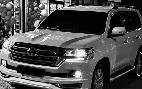 Toyota Land Cruiser 200, 2017 год, 5 200 000 рублей, 4 фотография