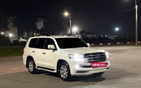 Toyota Land Cruiser 200, 2017 год, 5 200 000 рублей, 8 фотография