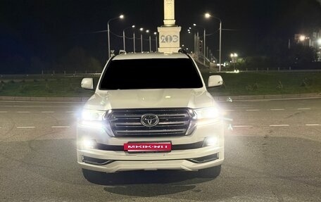 Toyota Land Cruiser 200, 2017 год, 5 200 000 рублей, 6 фотография