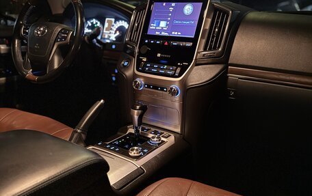 Toyota Land Cruiser 200, 2017 год, 5 200 000 рублей, 15 фотография