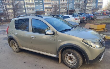 Renault Sandero I, 2012 год, 700 000 рублей, 3 фотография