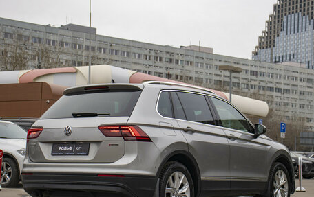 Volkswagen Tiguan II, 2020 год, 2 358 000 рублей, 5 фотография