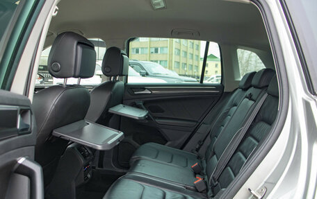 Volkswagen Tiguan II, 2020 год, 2 358 000 рублей, 10 фотография