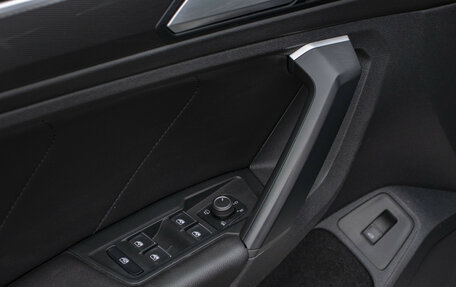 Volkswagen Tiguan II, 2020 год, 2 358 000 рублей, 22 фотография