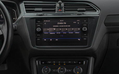 Volkswagen Tiguan II, 2020 год, 2 358 000 рублей, 19 фотография