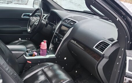 Ford Explorer VI, 2013 год, 1 400 000 рублей, 5 фотография