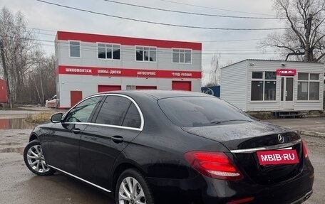 Mercedes-Benz E-Класс, 2018 год, 2 900 000 рублей, 2 фотография