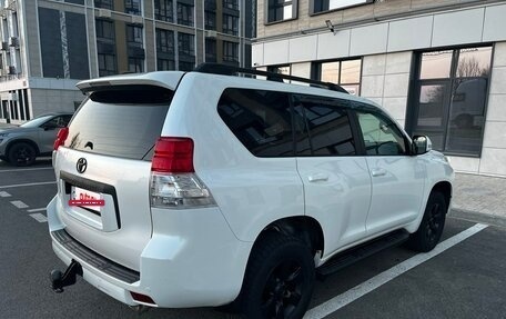 Toyota Land Cruiser Prado 150 рестайлинг 2, 2011 год, 3 000 000 рублей, 2 фотография