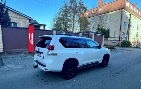 Toyota Land Cruiser Prado 150 рестайлинг 2, 2011 год, 3 000 000 рублей, 6 фотография