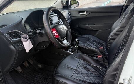 Hyundai Solaris II рестайлинг, 2018 год, 850 000 рублей, 3 фотография