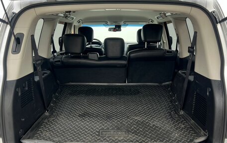 Nissan Patrol, 2011 год, 2 300 000 рублей, 12 фотография