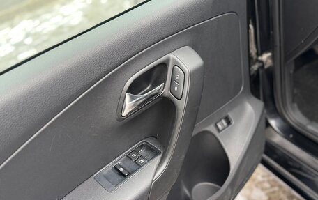 Volkswagen Polo VI (EU Market), 2012 год, 650 000 рублей, 18 фотография