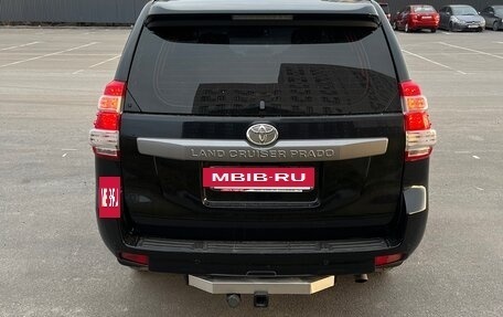 Toyota Land Cruiser Prado 150 рестайлинг 2, 2017 год, 3 850 000 рублей, 5 фотография